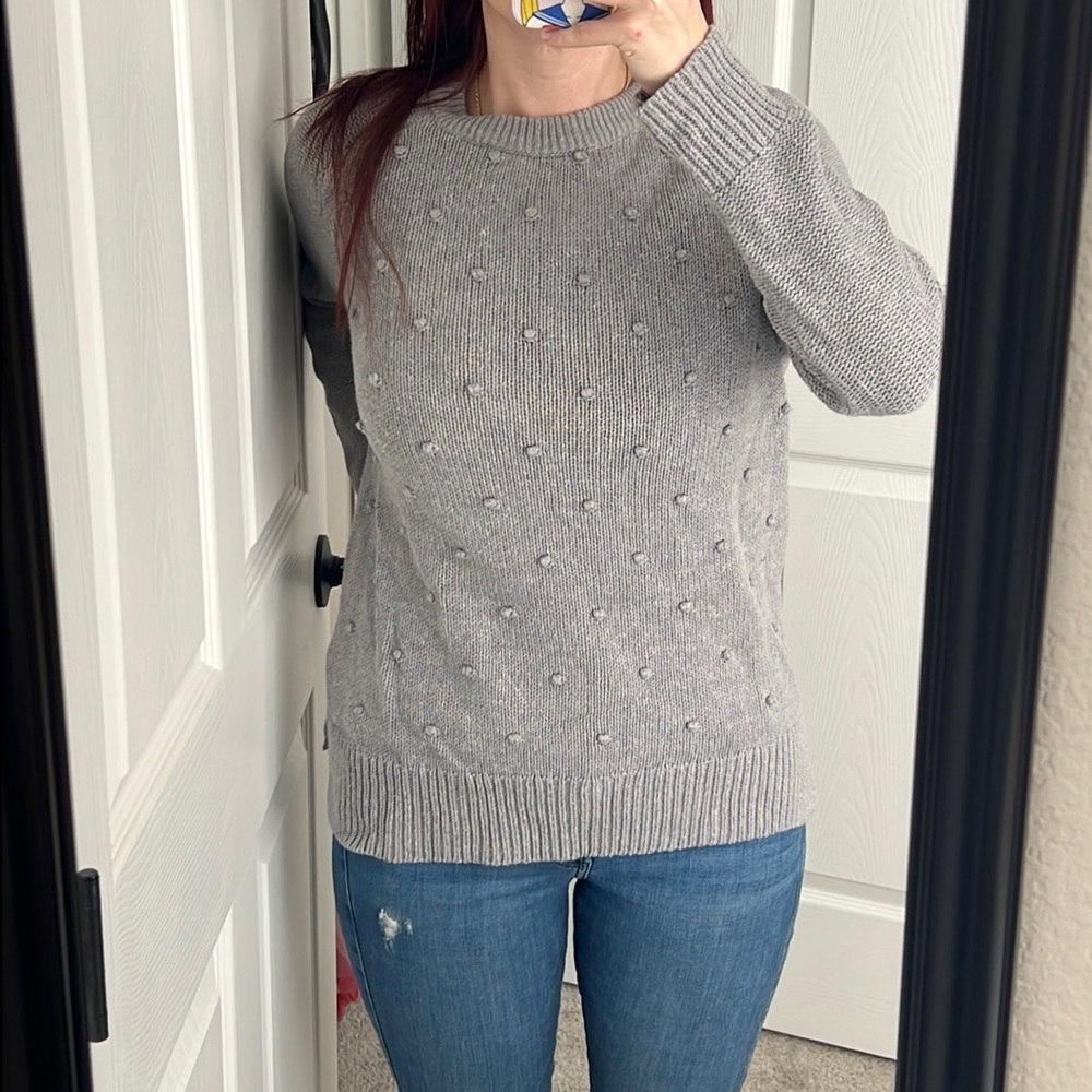 Gray sweater with dots and side split cotton blend crew neck